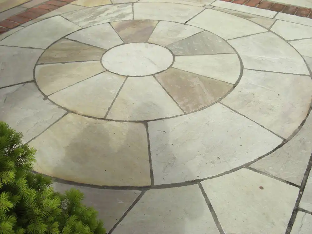 Fossil Mint sandstone laid in a circular fossil-pattern design